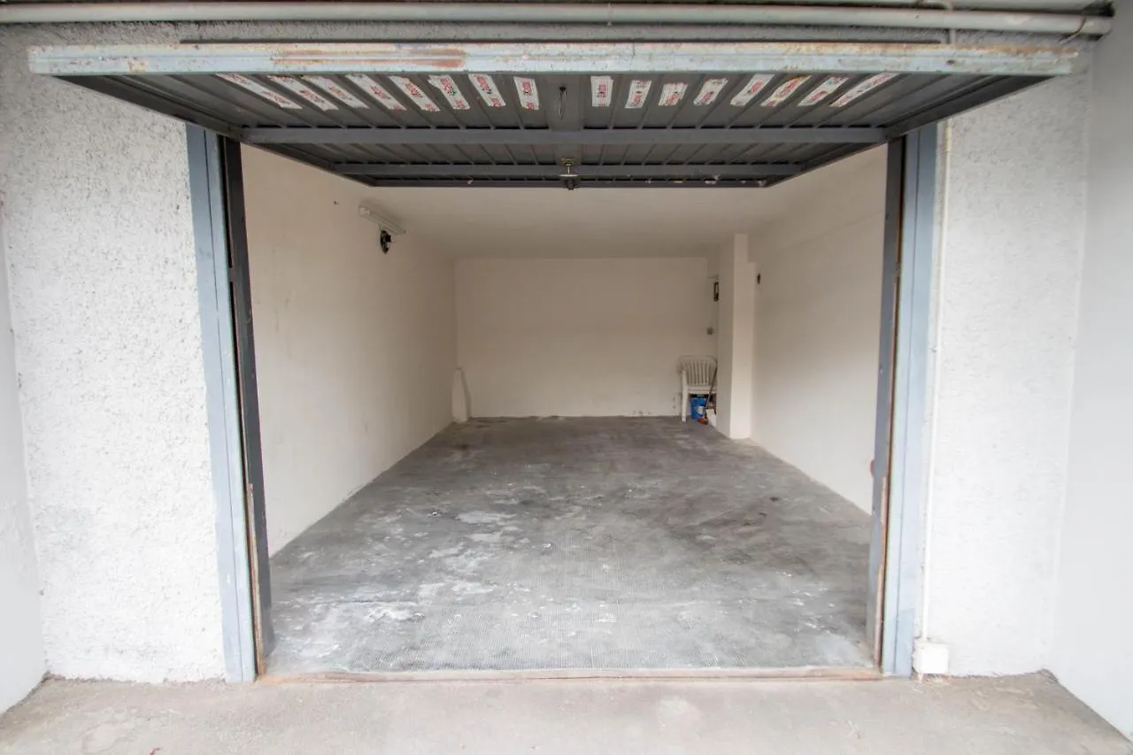 Apartament Trilocale Con Box Auto Varazze