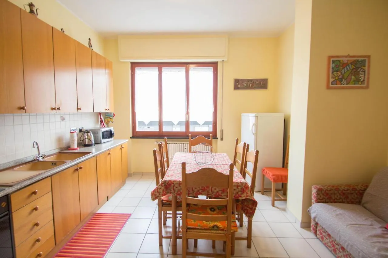Apartament Trilocale Con Box Auto Varazze