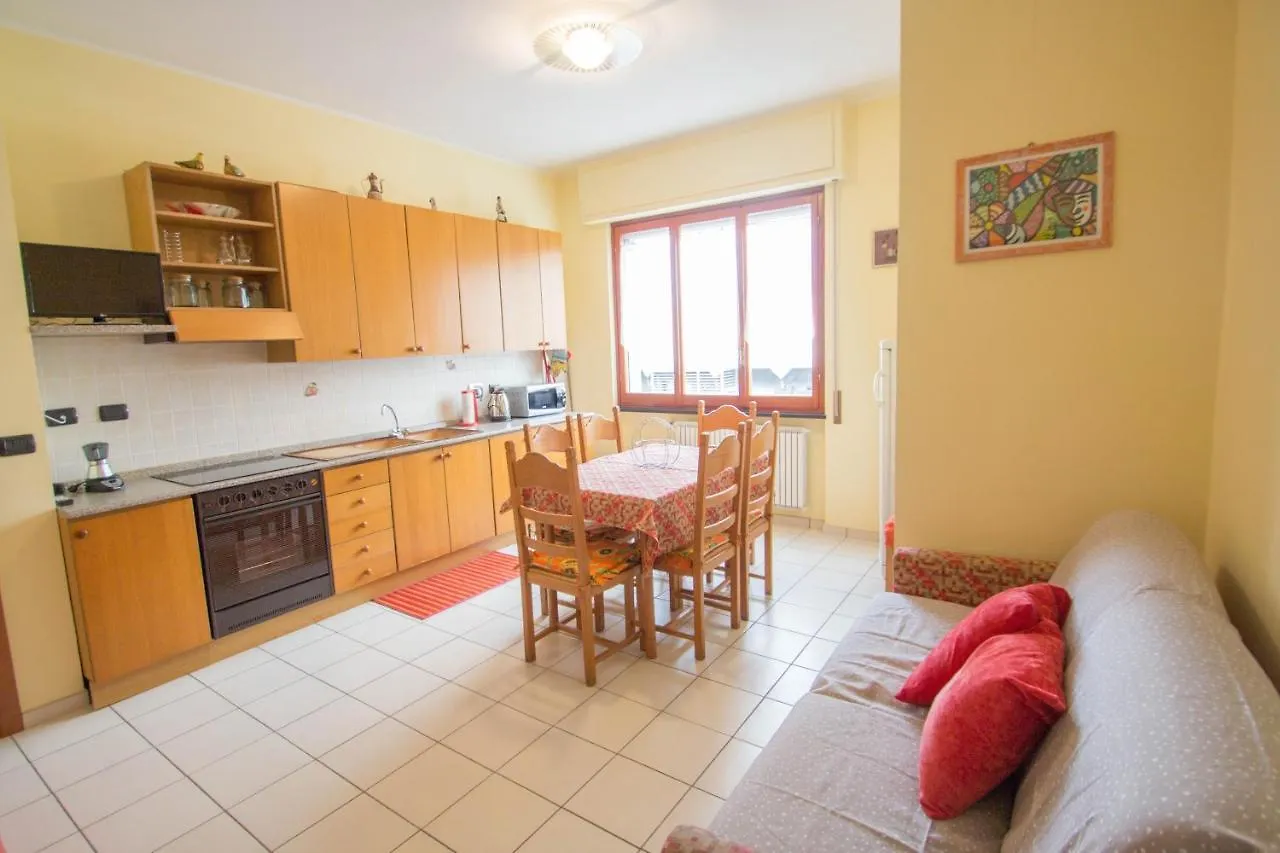 Apartament Trilocale Con Box Auto Varazze